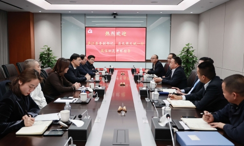 廬江縣委副書記、縣長周天斌一行蒞臨桐昆考察