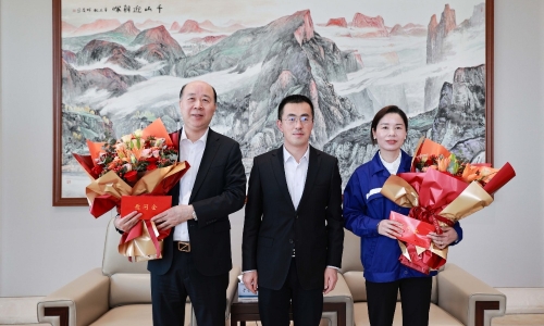 致敬勞動者丨桐鄉市委書記于會游“五一”前走訪慰問桐昆勞模！